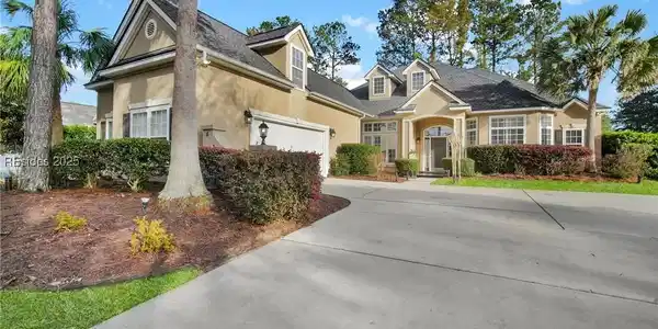 4 Stonehedge Way