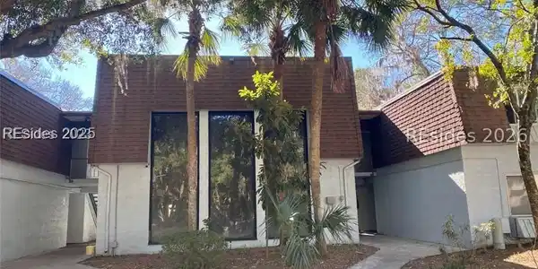 Image 2: complex has new Metal siding and roofs Image 2: complex has new Metal siding and roofs