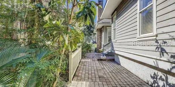 2 Muirfield Road