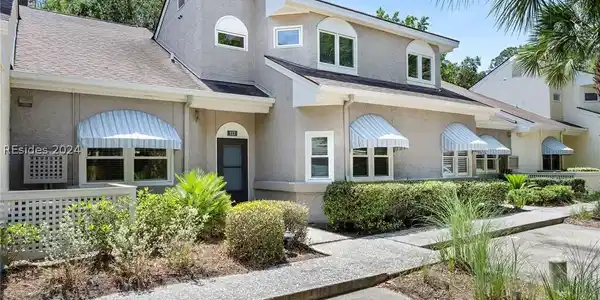 4 Wimbledon Court