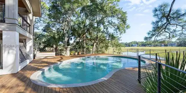 23 Gull Point Road