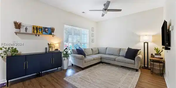 17 Running Oak Drive