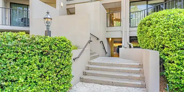 10 S Forest Beach Drive