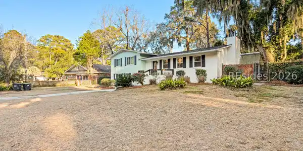 505 Center Drive W