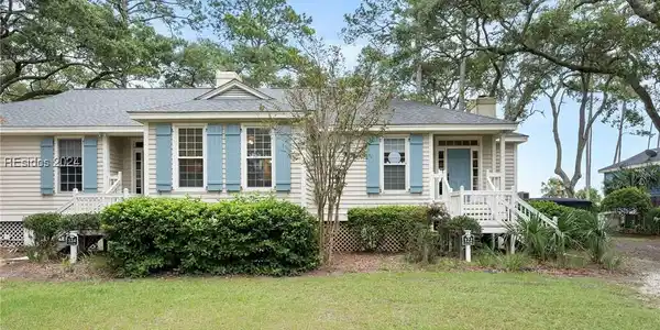 122 Ave Of Oaks