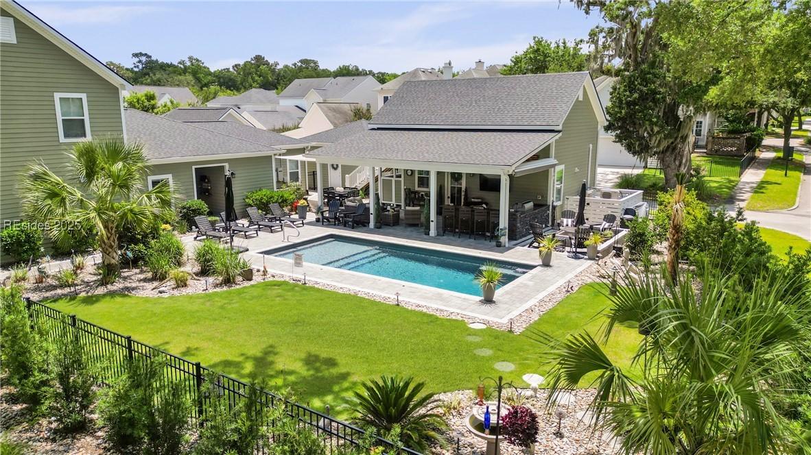 Image 4: Pool House