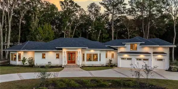 106 Old Plantation Drive E