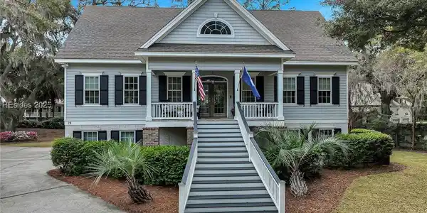 12 Minuteman Drive