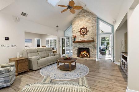 17 Indigo Court