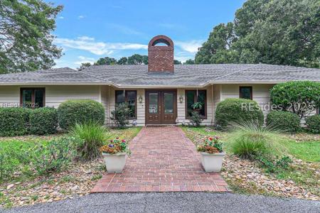 4 Fox Meadow Drive