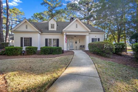 8 E Cottage Circle