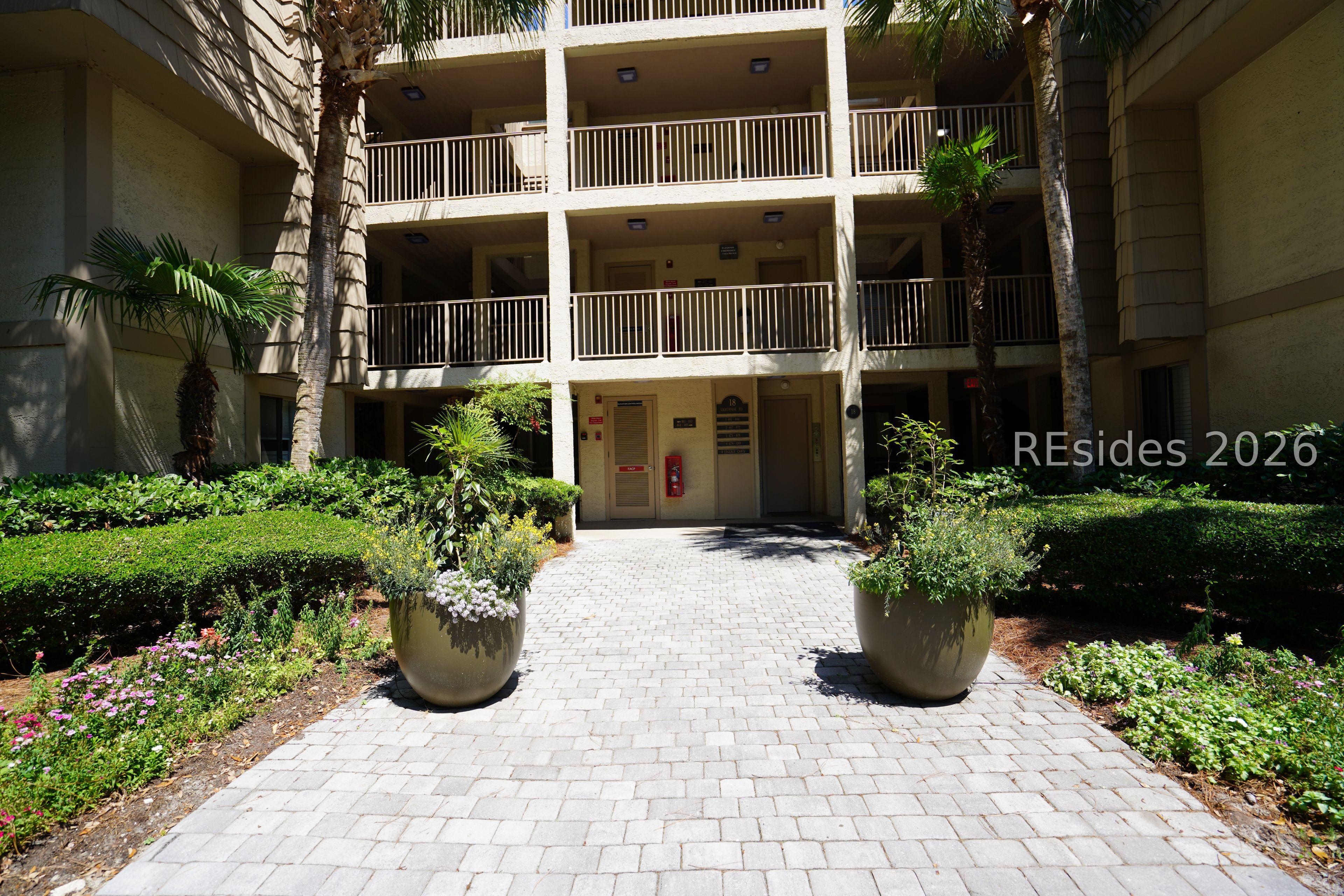 Image 2: 2nd floor villa flat with 2 bedrooms, 2 bathrooms
