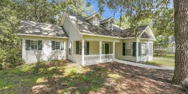 16 Le Moyne Drive