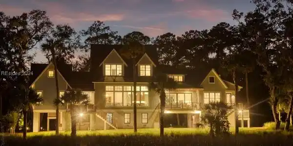 24 Outer Banks Way