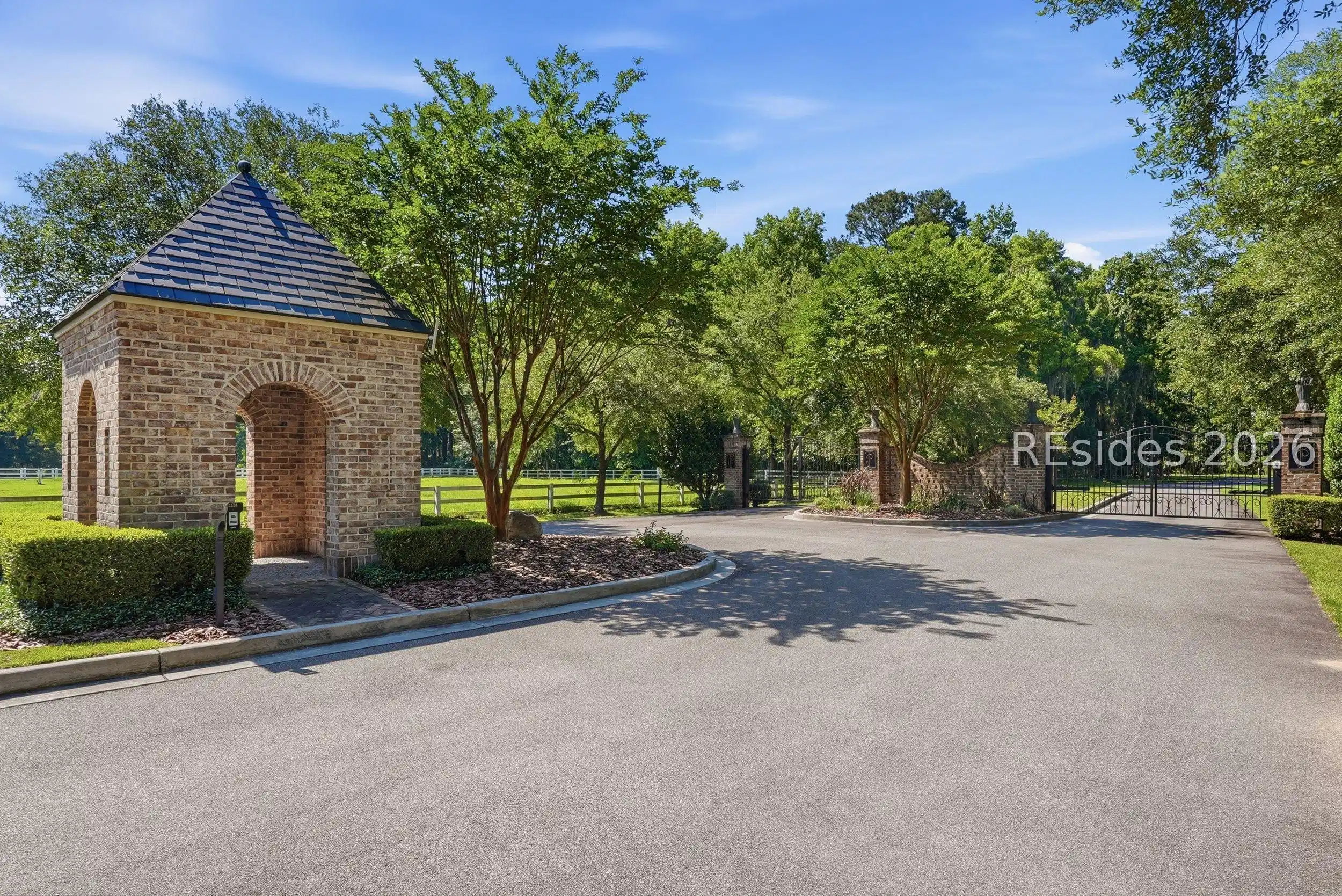 Image 1: Guard House and Gated entrance/exit Image 1: Guard House and Gated entrance/exit