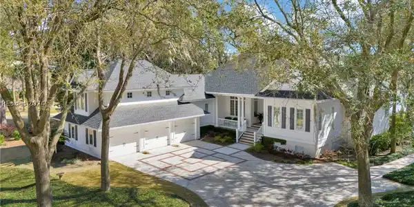 8 Mackays Point