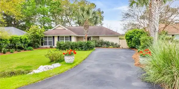 48 Shamrock Circle