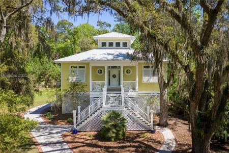15 Beach Field Ln
