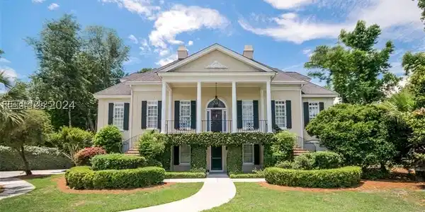 6 Oxford Drive