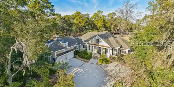 8 Drayton Hall