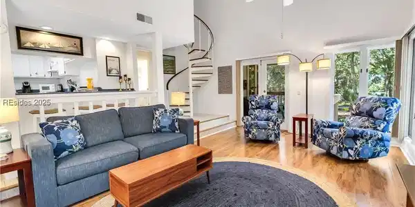 20 Queens Folly Road