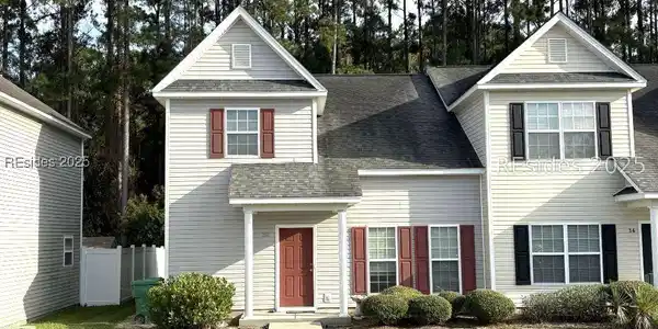 38 Running Oak Drive