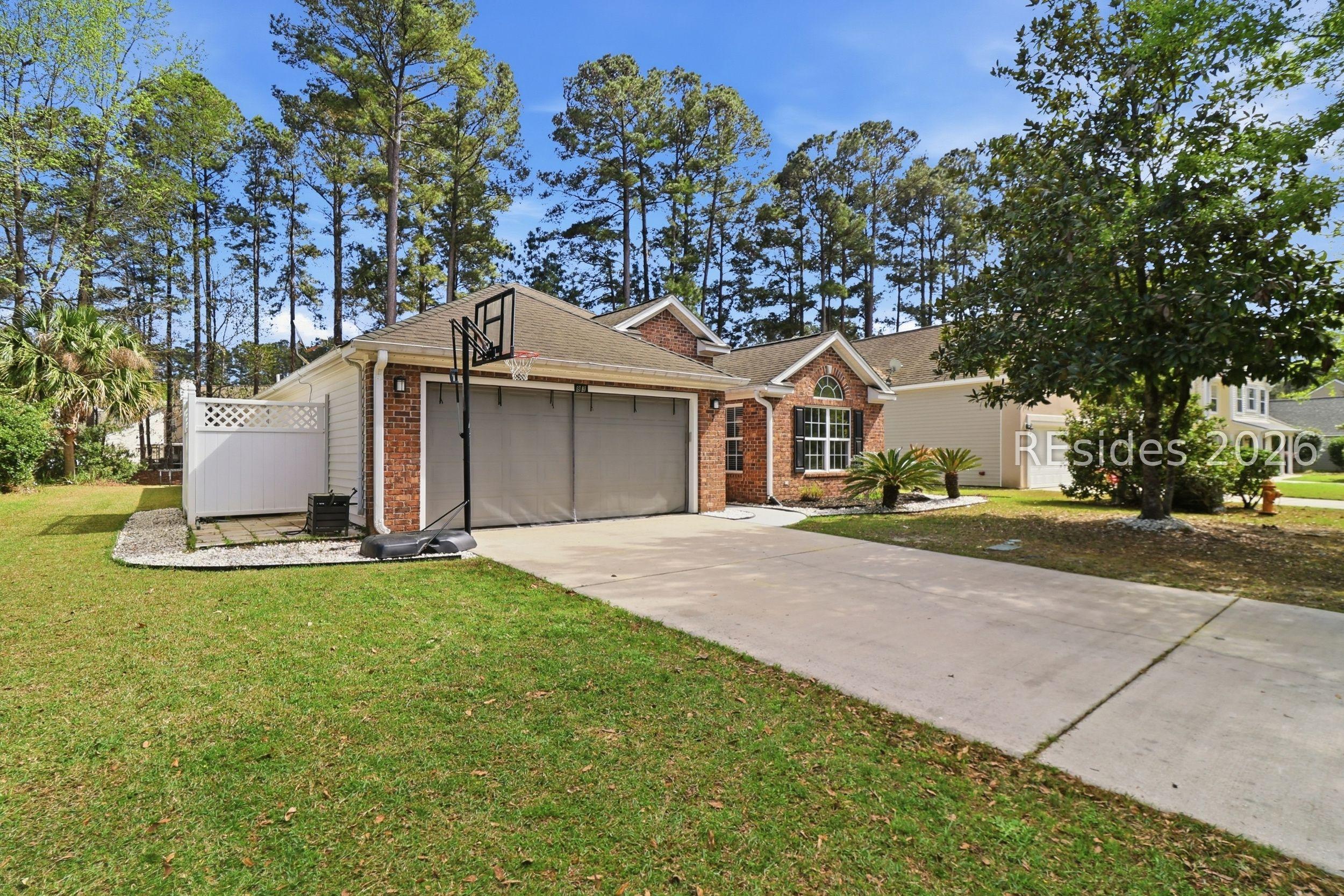 Image 3: 2 car garage Image 3: 2 car garage