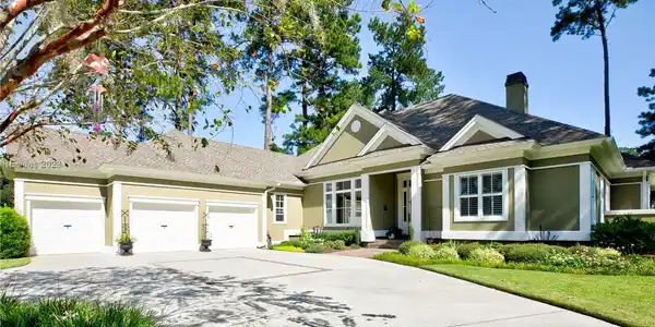 81 Lexington Drive