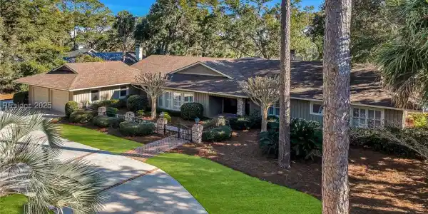 8 N Calibogue Cay Road