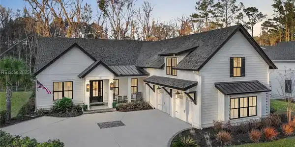 16 Driftwood Court W