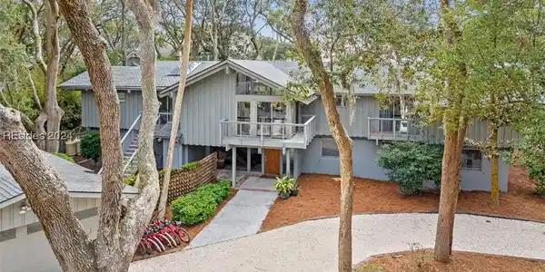 2 E Beach Lagoon Drive