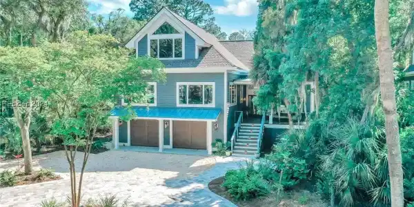 6 Laurel Lane