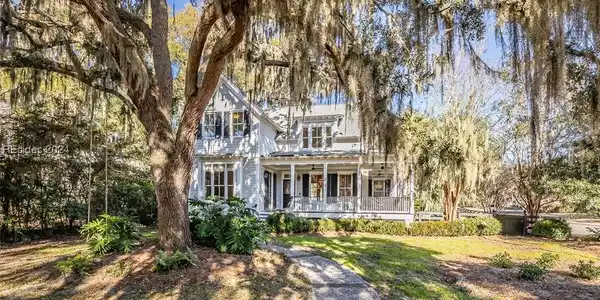 12 Elisabeth Cove