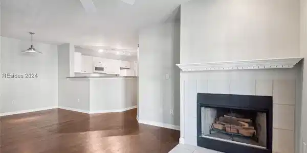 100 Kensington Boulevard