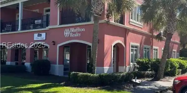 10 Johnston Way