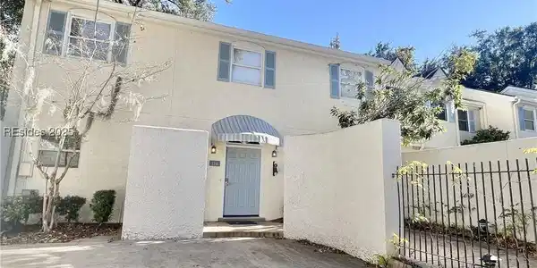 2 Wimbledon Court