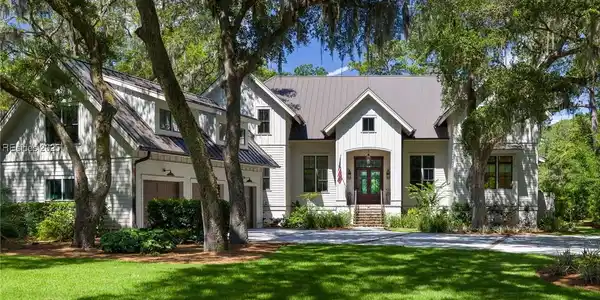 5 Twin Pines Road