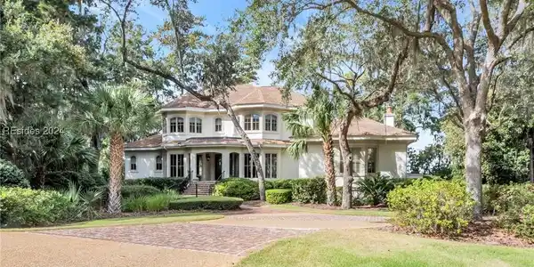 18 Turnberry Way