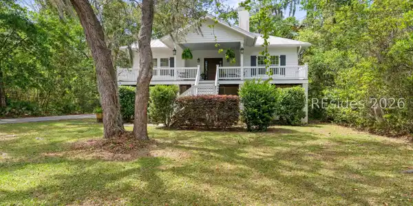 112 Confederate Avenue