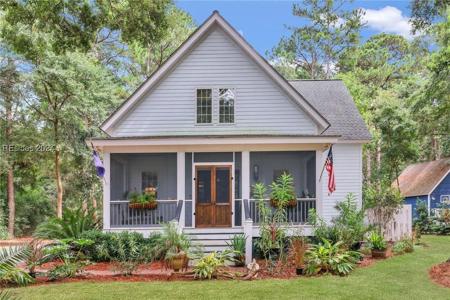35 E River Drive