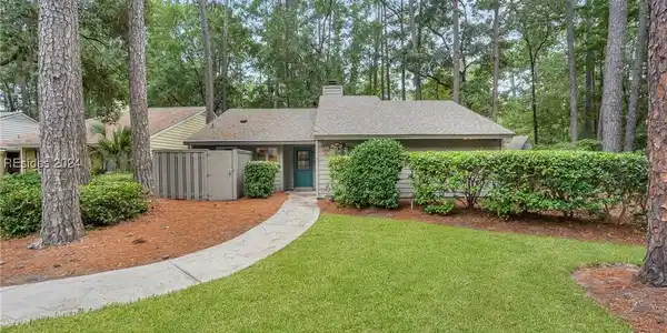 22 Fernwood Court
