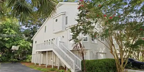 16 Jib Sail Court
