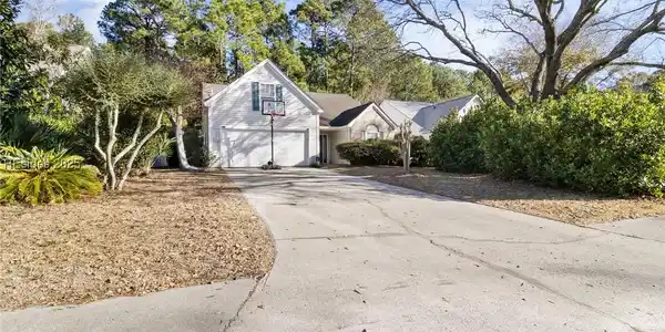 10 Lake Linden Drive