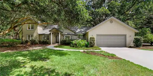17 Dahlgren Lane