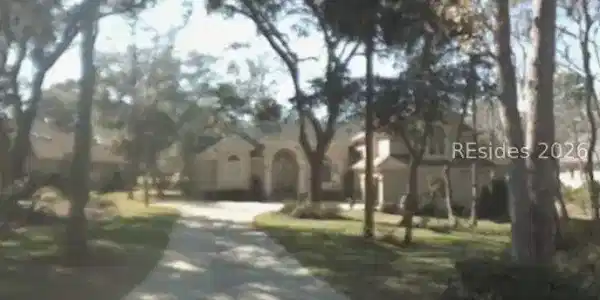 32 Knollwood Drive
