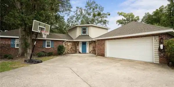 991 Dowlingwood Drive