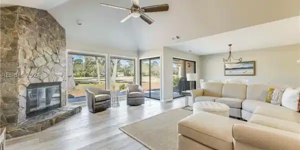 9 Niblick Court