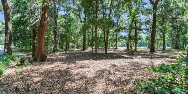 6 Colleton River Drive