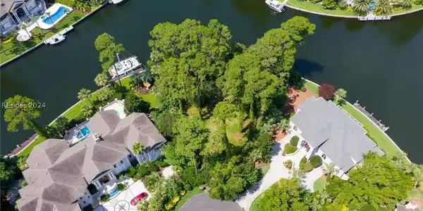 11 Knightsbridge Ln