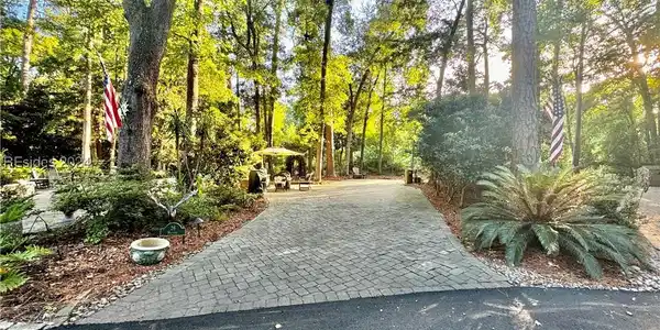 133 Arrow Rd